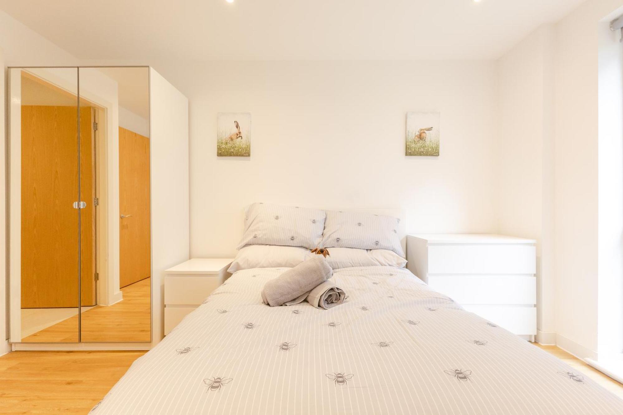 Warm 2 Bedroom 15 Min Walk To Etihad Stadium And Center