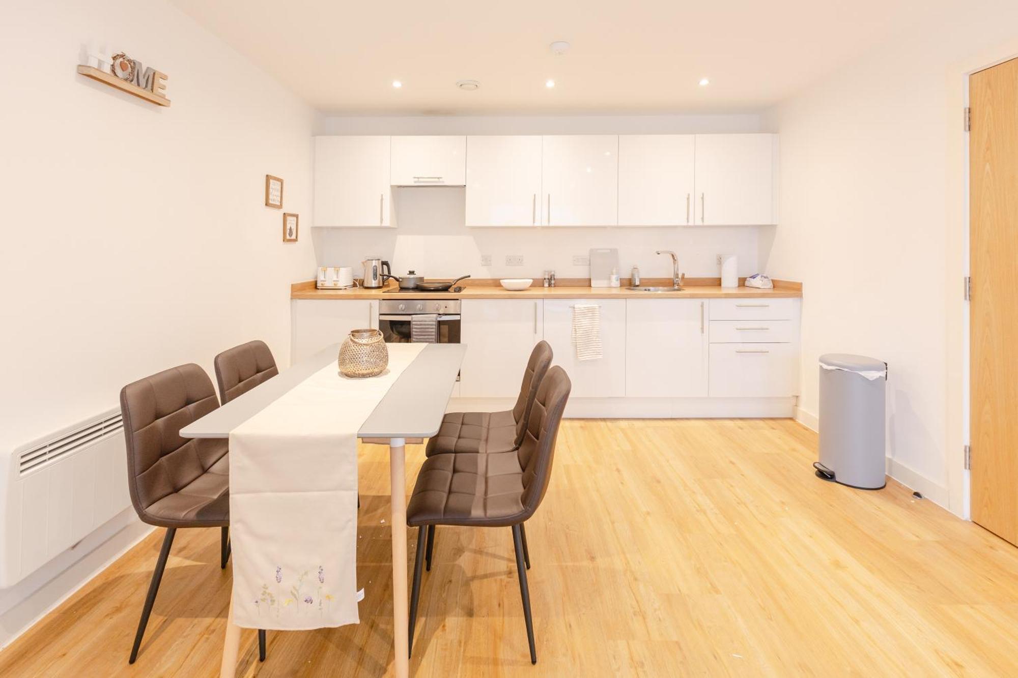 Warm 2 Bedroom 15 Min Walk To Etihad Stadium And Center Apartment Manchester