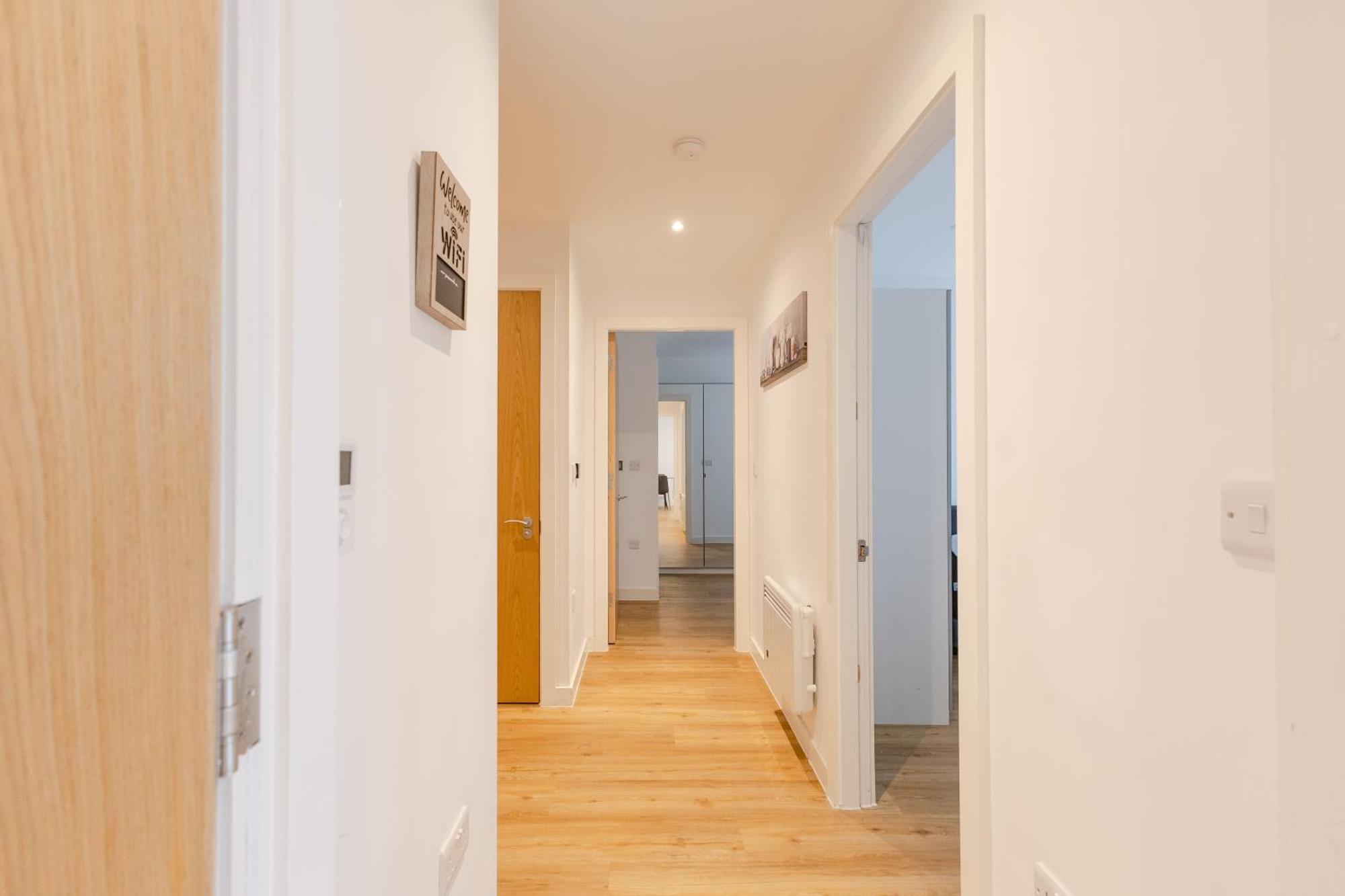 Warm 2 Bedroom 15 Min Walk To Etihad Stadium And Center